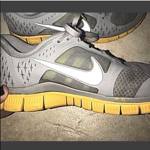 ✨NIKE SHOES SIZE 8 WO